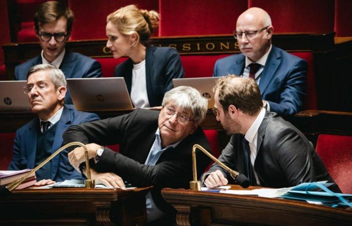 La France insoumise presenterà una mozione per respingere il testo