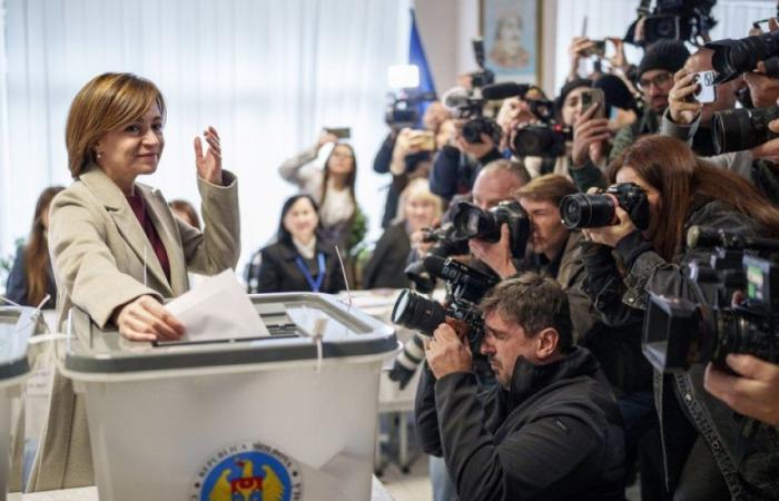 Moldova: il “no” sembra vincere al referendum sull’Ue; Maia Sandu in testa alle elezioni presidenziali