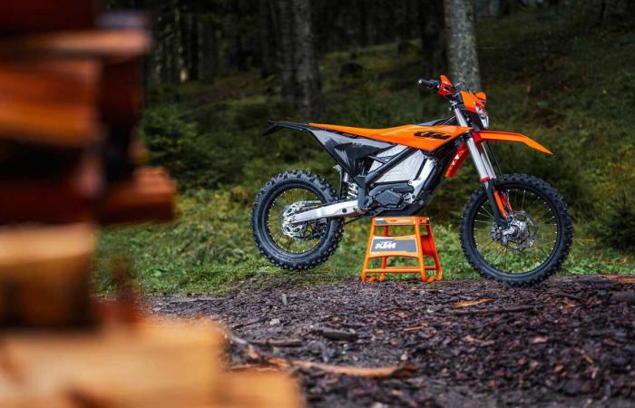 KTM Freeride E 2025: la moto elettrica fuoristrada guadagna autonomia