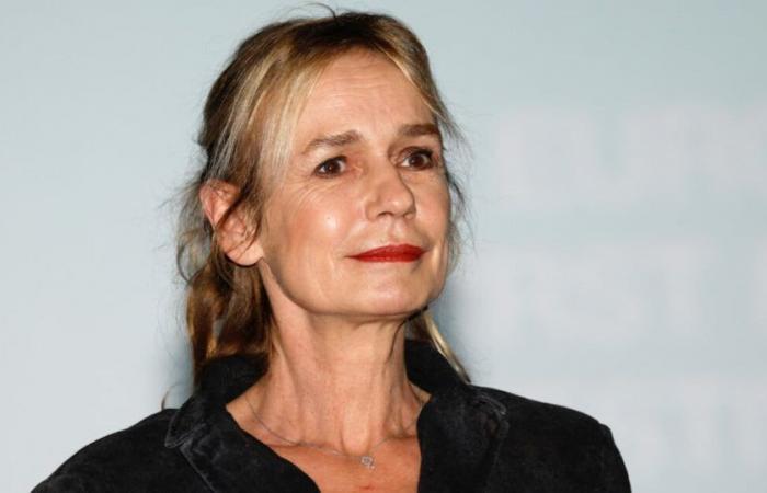 Sandrine Bonnaire parla dell’autismo di sua sorella: “Il modo in cui è stata curata ha avuto un impatto negativo”