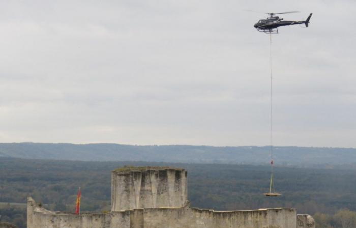 operazione ad alta quota con un elicottero a Château-Gaillard