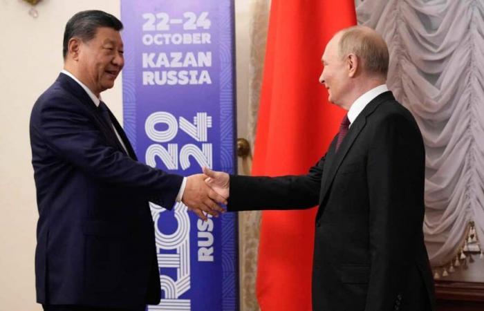 Xi Jinping loda davanti a Putin la solidità delle relazioni sino-russe in un mondo “caotico”.