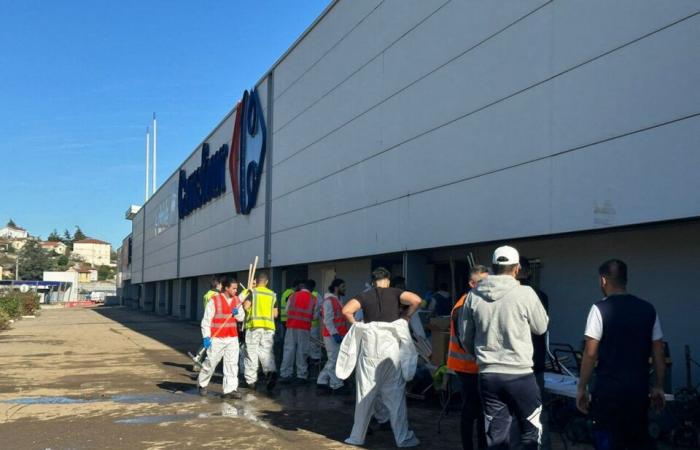 Lione. “Scene dell’apocalisse” e zona commerciale fantasma a Givors dopo le inondazioni