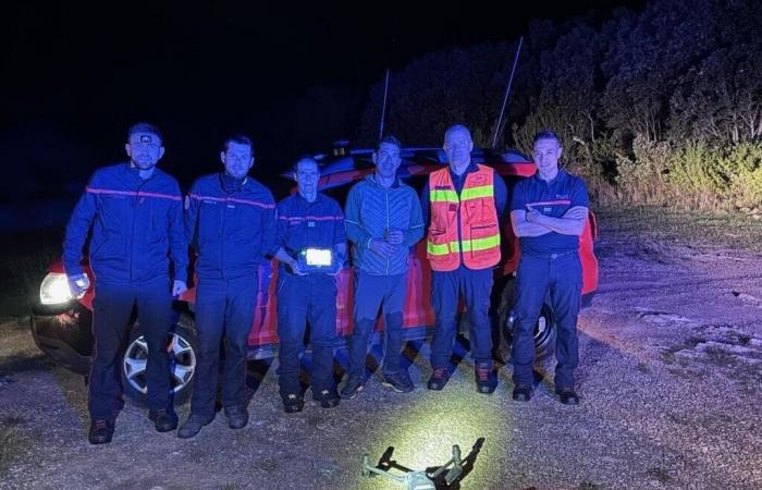 un raccoglitore di funghi smarrito nella foresta, ritrovato grazie ad un incendio e ad un drone