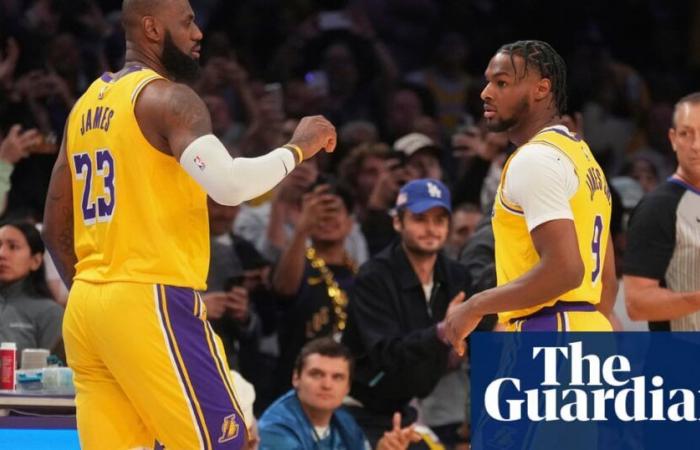 James e figlio: LeBron e Bronny fanno la storia giocando insieme nella prima partita dei Lakers | LeBron James