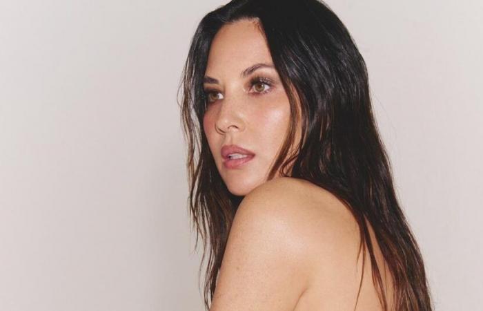 Olivia Munn, in topless, rivela la cicatrice della sua doppia mastectomia