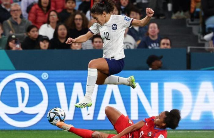 La nazionale francese di calcio femminile avanza in un'amichevole