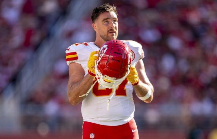 La villa da 6 milioni di dollari di Travis Kelce nel Kansas ha un campo da pickleball e un campo da minigolf