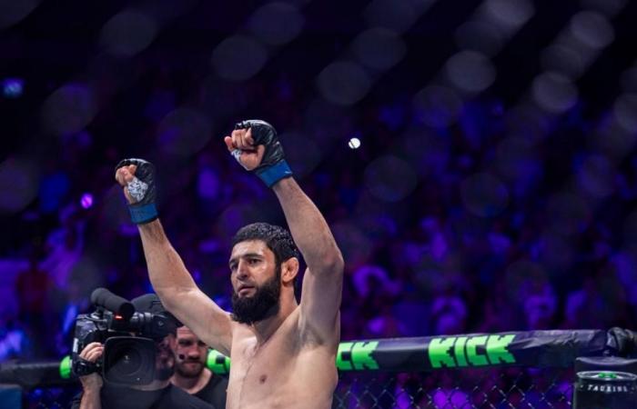 Khamzat Chimaev def. Robert Whittaker all’UFC 308: le migliori foto da Abu Dhabi