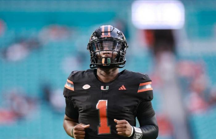 Cam Ward esulta i fan del CFB mentre la numero 6 di Miami batte la FSU durante la corsa all'Heisman Trophy | Notizie, punteggi, highlights, statistiche e voci