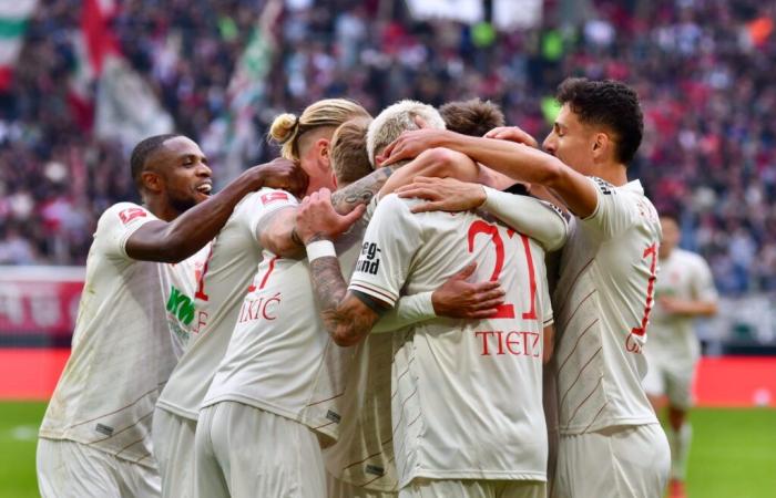 L’FC Augsburg ha sconfitto il Borussia Dortmund 2-1