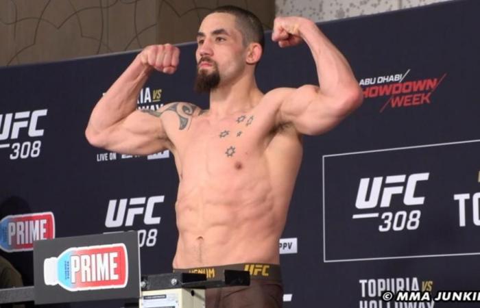 Khamzat Chimaev def. Robert Whittaker all’UFC 308: le migliori foto da Abu Dhabi