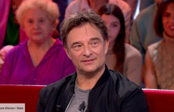 VIDEO – David Hallyday a tavola con la moglie Alexandra e il figlio Cameron: una scena familiare rara e adorabile