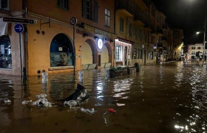 Inondazioni sulla costa mediterranea francese, compresa Saint-Tropez sott’acqua