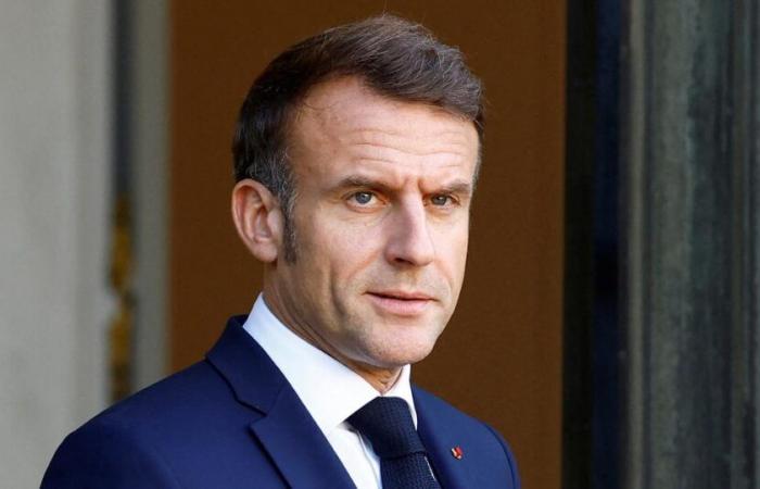 Macron si allontana da Algeri ed entra nel suo “periodo marocchino”