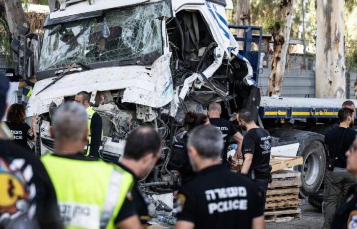 In Israele, un camion si schianta contro una stazione degli autobus, un morto e una trentina di feriti – Libération