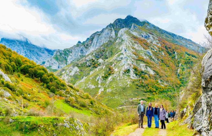 La principessa Leonor porta la sua famiglia sulle alture dei Picos de Europa, alla scoperta del villaggio esemplare delle Asturie