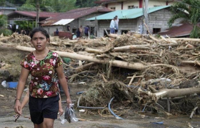 La tempesta tropicale uccide almeno 100 persone nelle Filippine