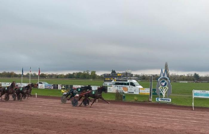 Il pilota Bernard Piton vince una gara davanti a suo figlio Louis all’ippodromo di Chartres