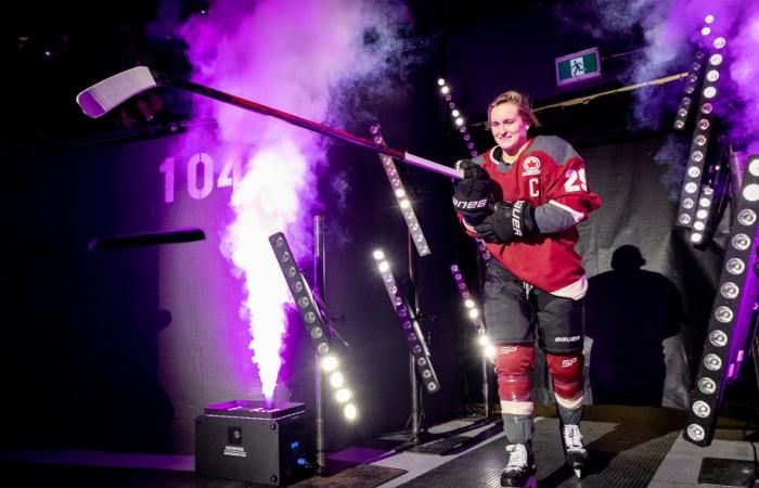 LPHF | La prima partita di hockey femminile professionistica al Videotron Center