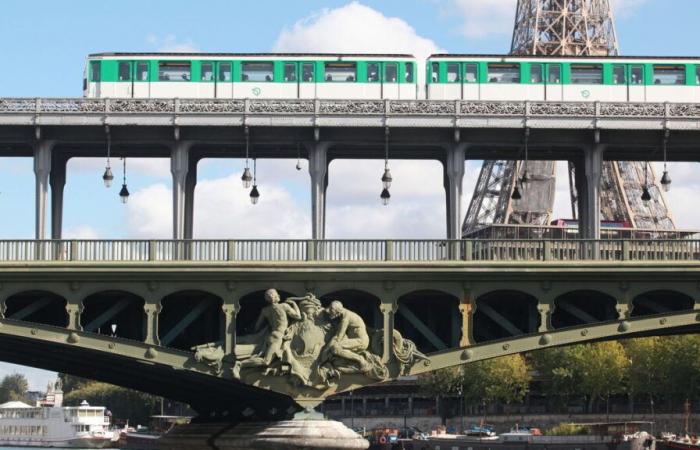 Parigi: due persone arrestate dopo aver “surfato” sul tetto di una metro della linea 6