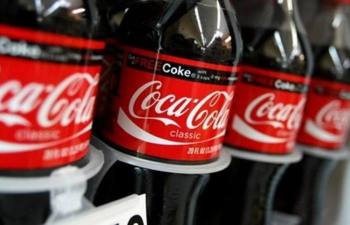 Il suo prezzo aumenterà: quanto costeranno le bottiglie di Coca-Cola da gennaio 2025?