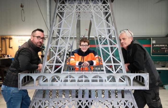 Nella Marna stanno costruendo la propria Torre Eiffel come trovata pubblicitaria