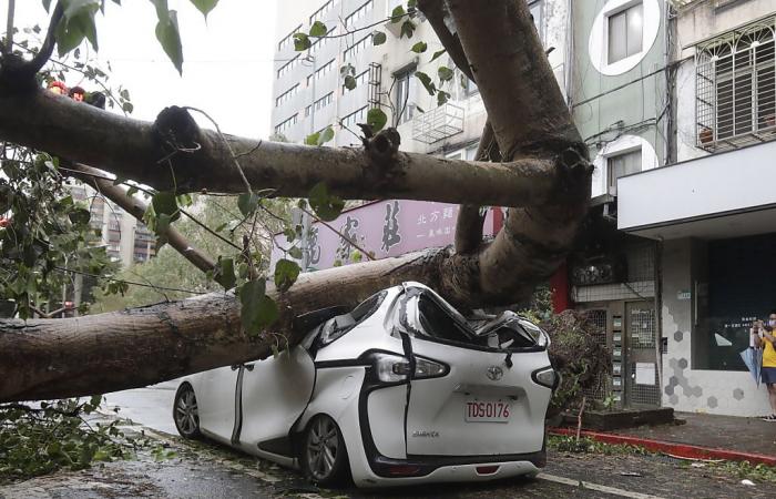 Due morti e 500 feriti a Taiwan dopo il tifone