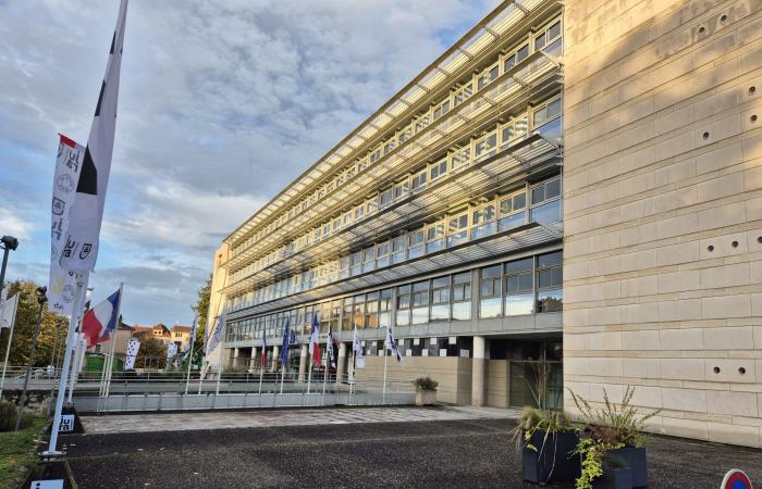 Lons-le-Saunier. L'Hôtel du Département ha festeggiato il suo 30° anniversario! | Settimanale 39