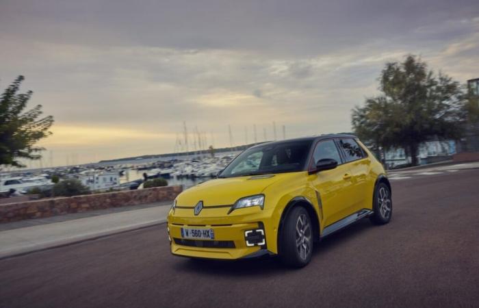 Renault annuncia l'arrivo di nuove batterie per ridurre il prezzo delle sue auto elettriche