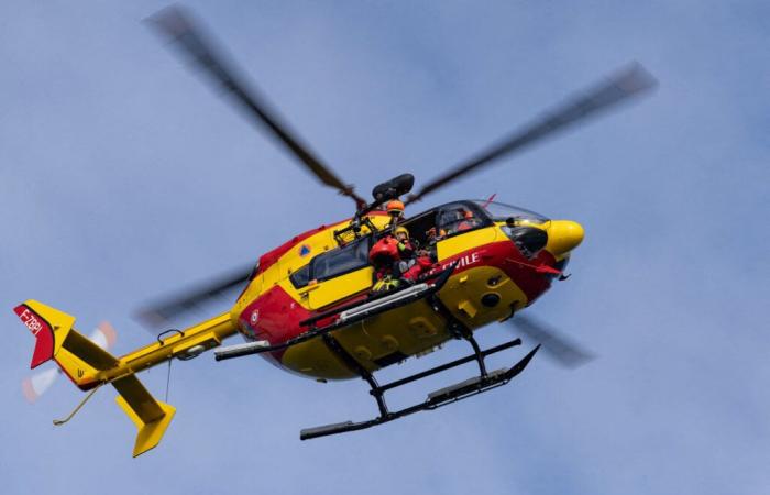 un motociclista trasportato in aereo in assoluta emergenza dopo uno scontro con un'auto