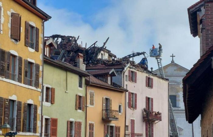 “Ho perso tutto”: dopo l'incendio nel centro storico di Annecy, organizzata la solidarietà per le decine di vittime