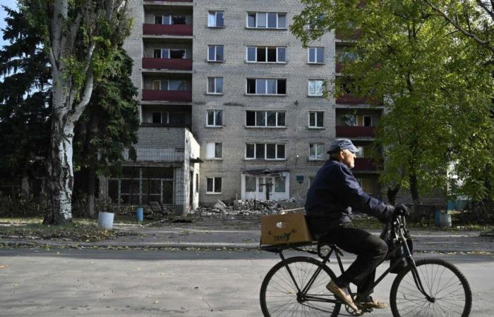 vicino al fronte, i civili rimasti si preparano per un rigido inverno