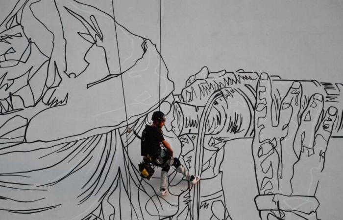 Marsiglia: un gigantesco affresco in onore di SOS Méditerranée orna ora il “muro Zidane”