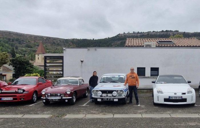 Campagna-sur-Aude. Uscita notturna di vecchi veicoli