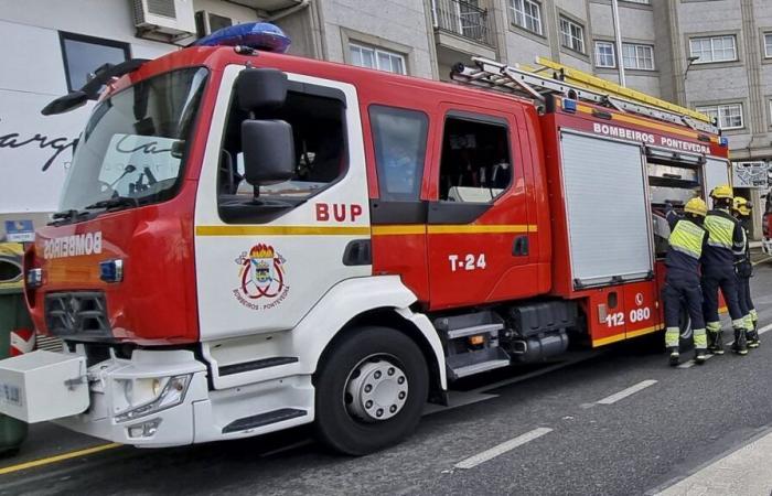 Un edificio nell’area urbana di Pontevedra viene evacuato a causa di un incendio scoppiato in un appartamento