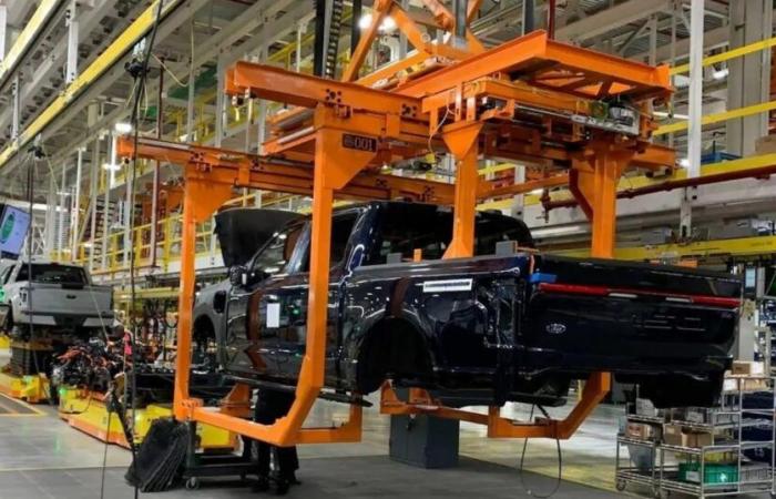 Ford interrompe la produzione dell’F-150 Lightning