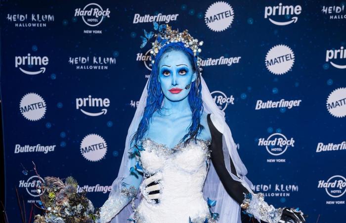 Heidi Klum arriva alla festa di Halloween del 2024 con un elaborato costume ET