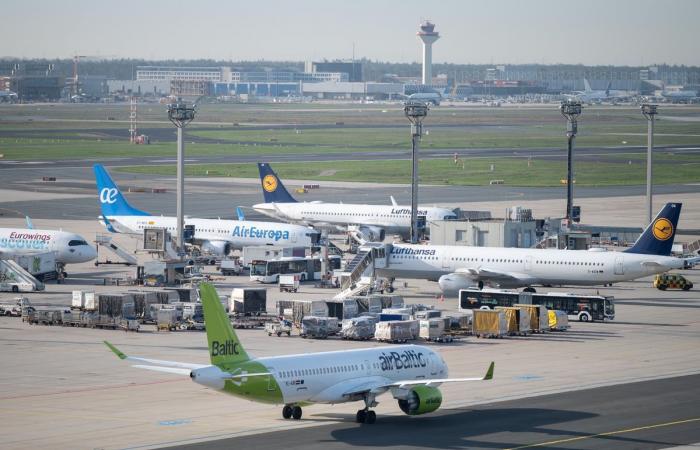 Aviazione: equipaggi a basso costo per gli svizzeri