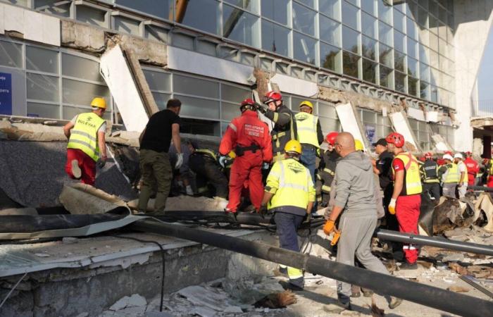 13 morti, molti feriti nel crollo della pensilina della stazione ferroviaria