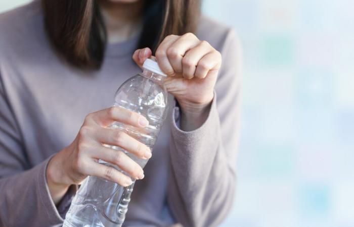 Solo questi marchi di acqua in bottiglia sono sicuri per la salute secondo 60 milioni di consumatori