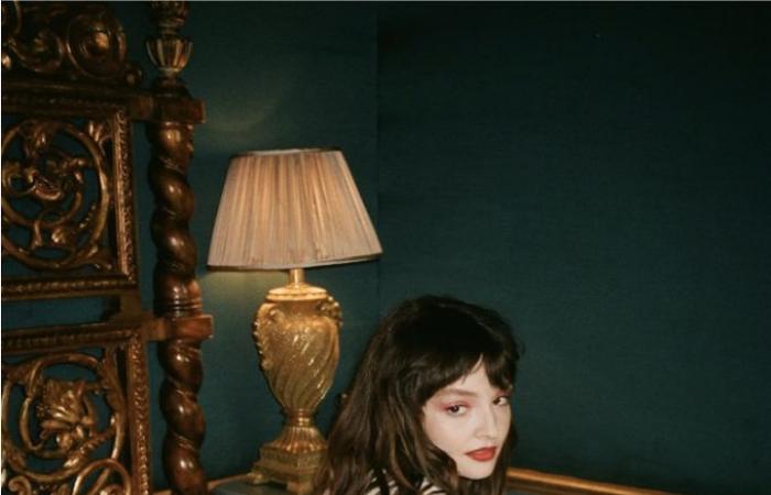 Lauren Mayberry dei CHVRCHES condivide i dettagli dell’album solista e la nuova canzone “Crocodile Tears” | Sotto il radar