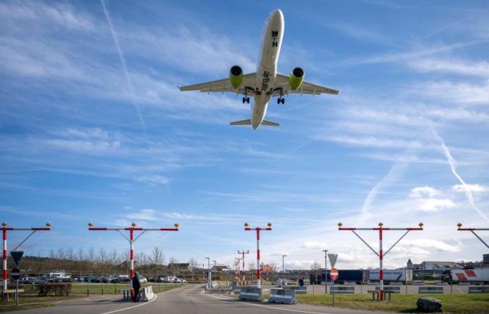 Aviazione: equipaggi a basso costo per gli svizzeri