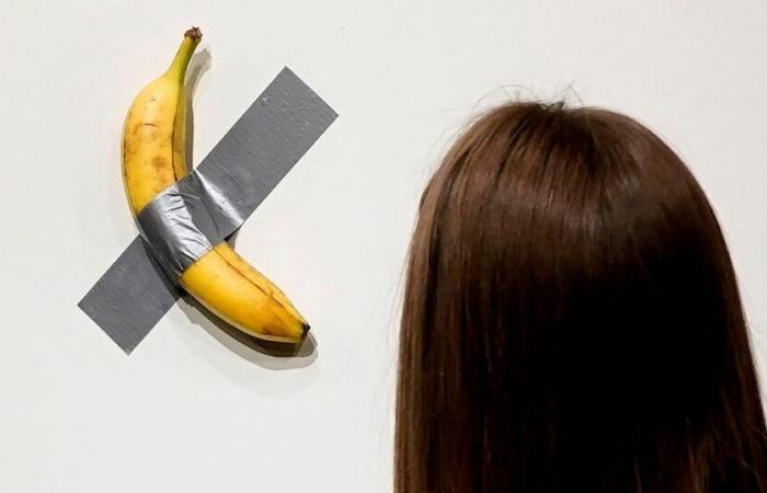 La banana nastrata dell’artista italiano Maurizio Cattelan, la più cara al mondo? – rts.ch