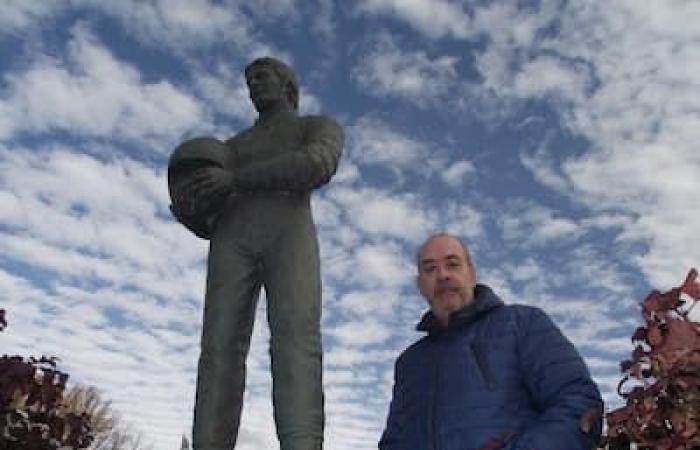 La statua di Gilles Villeneuve rubata all'esterno del museo in suo onore