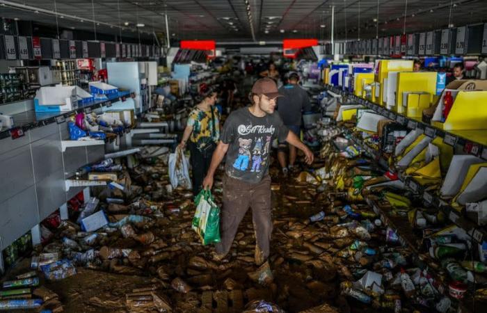 Perché le inondazioni di Valencia sono state così mortali, i messaggi di allarme sono arrivati ​​troppo tardi e qual è il legame con il clima?