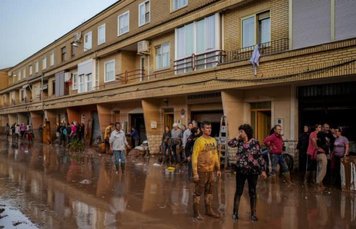 Perché le inondazioni di Valencia sono state così mortali, i messaggi di allarme sono arrivati ​​troppo tardi e qual è il legame con il clima?