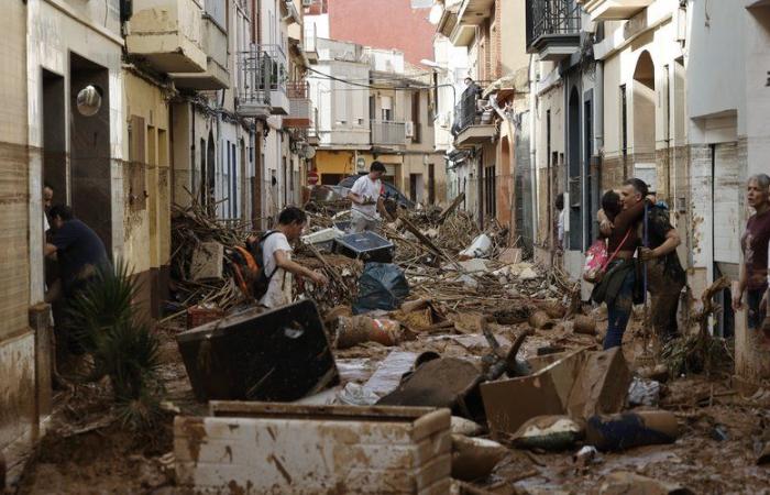 “L’allarme della protezione civile era troppo tardi per chi era già morto!” : rabbia e angoscia in Spagna dopo le inondazioni