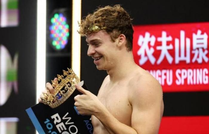 Léon Marchand stabilisce il record del mondo nei 200 metri misti in vasca corta