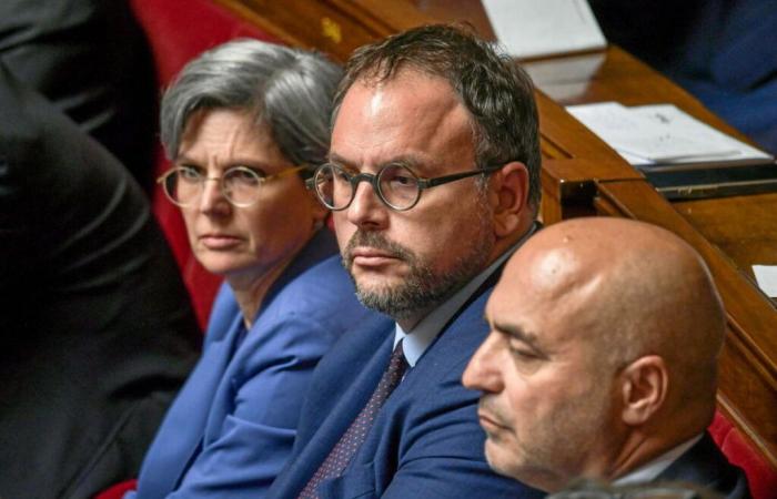 Aurélien Rousseau vota per errore con la RN per l'abrogazione della riforma delle pensioni